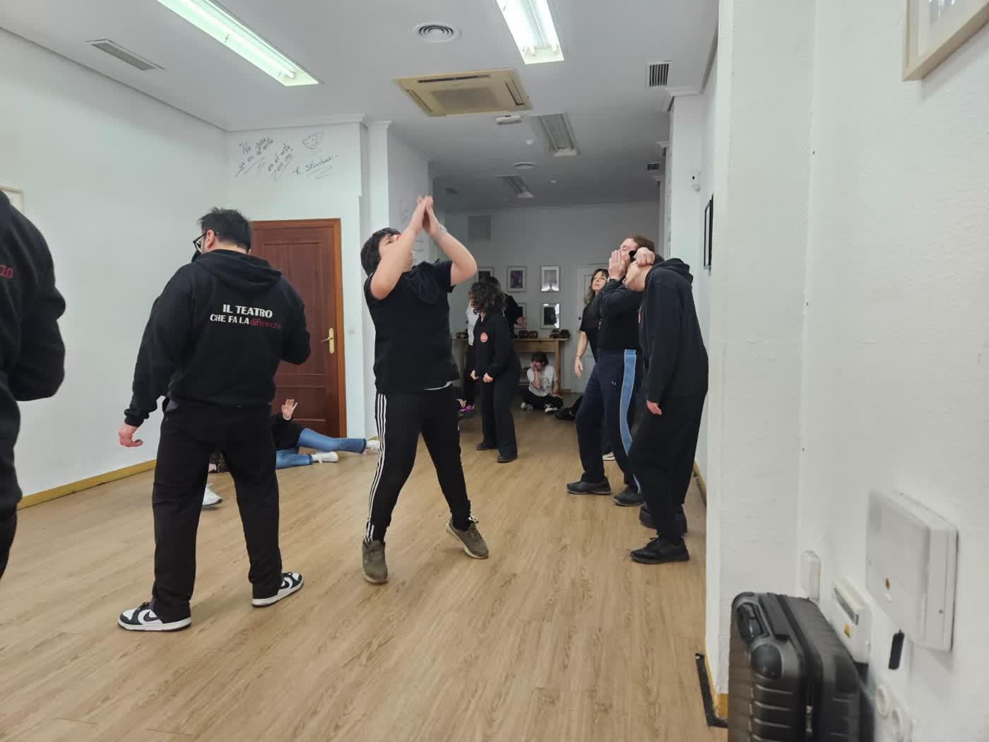 Ejercicio de grupo en el taller